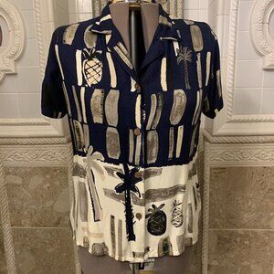 Holly Lane. Size XL. Rayon Hawaiian Aloha Short Sleeve Button Up Shirt. B75.